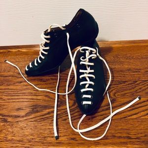 John Fluevog Engaging lace up shoes, unworn.